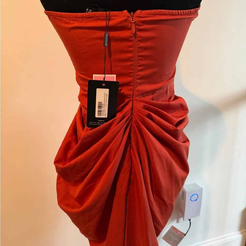 NWT PrettyLittleThing Strapless Rust Orange Ruched Midi Dress - Picture 3 of 4